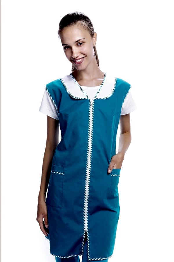 Костюм горничной: фартук-сарафан СФ-7-1, брюки модель БРЖ-1-1 и футболка